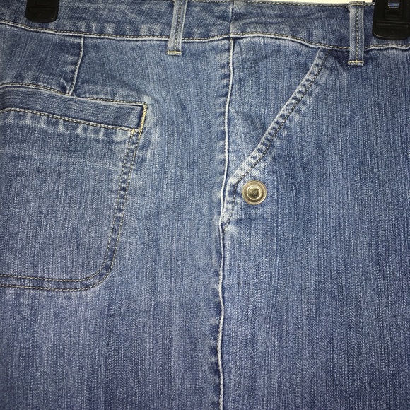 Croft & Barrow Cropped Denim - Picture 2 of 5